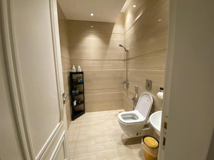 Apartment Almajdeah Luxurious Walk To Blvd