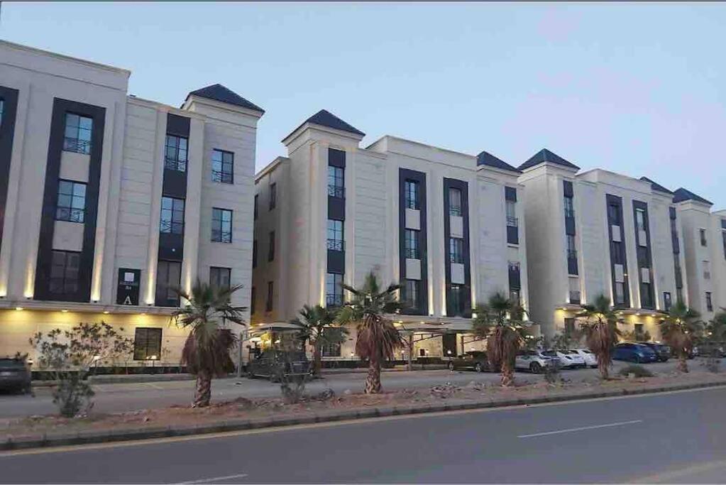 Almajdeah Luxurious Walk To Blvd Apartment Riyadh