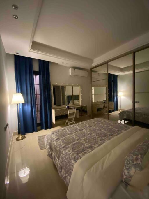 Almajdeah Luxurious Walk To Blvd Apartment Riyadh