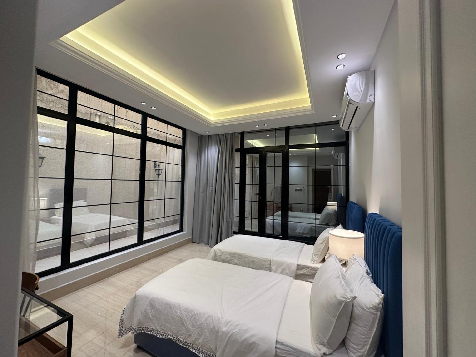 Apartment Almajdeah Luxurious Walk To Blvd