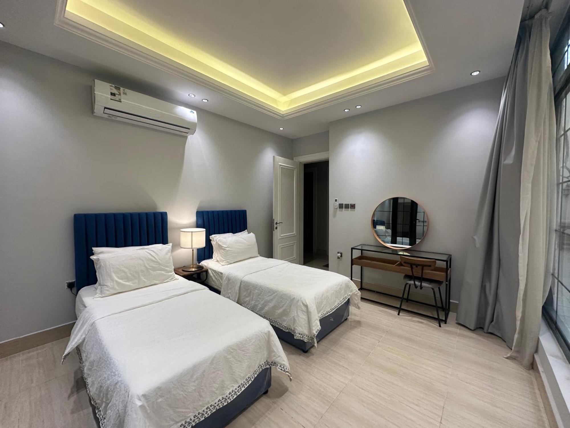 Almajdeah Luxurious Walk To Blvd Apartment Riyadh