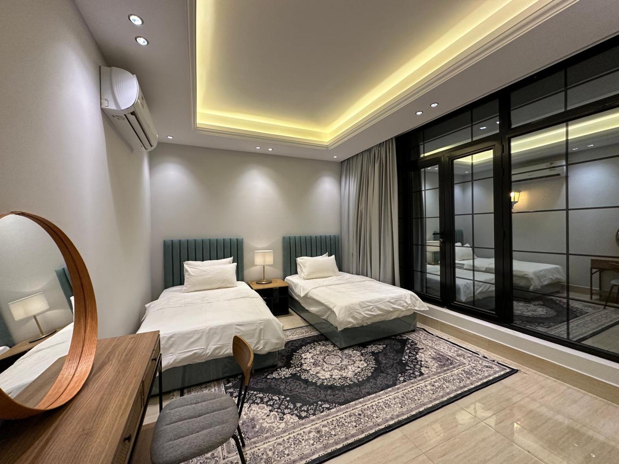 Almajdeah Luxurious Walk To Blvd Apartment Riyadh